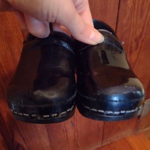 Dansko clogs black patent leather - last call!